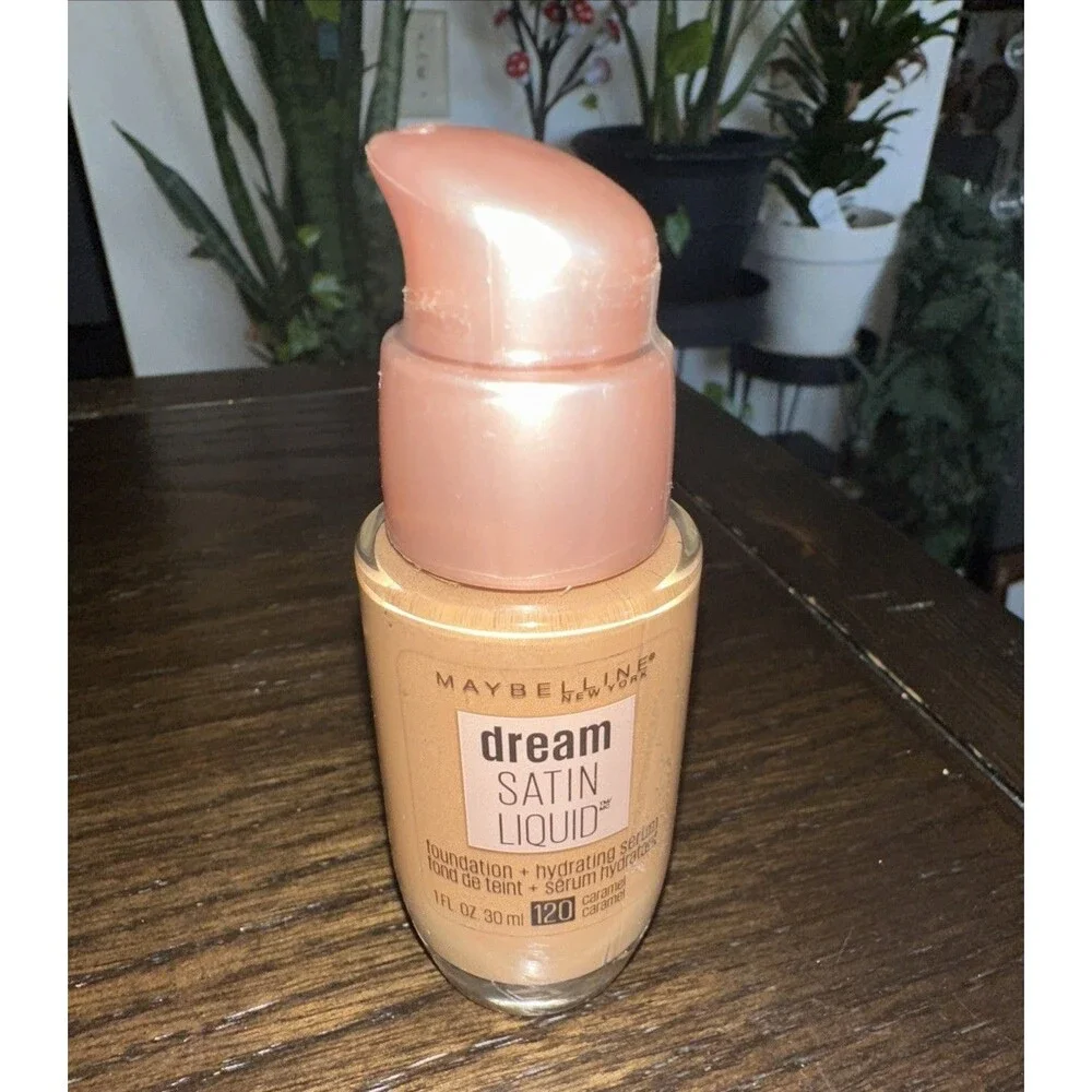 Maybelline Dream Satin Liquid Foundation 120 CARAMEL Hydrating Serum